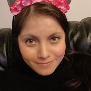 Meet your Posher, Evelyn